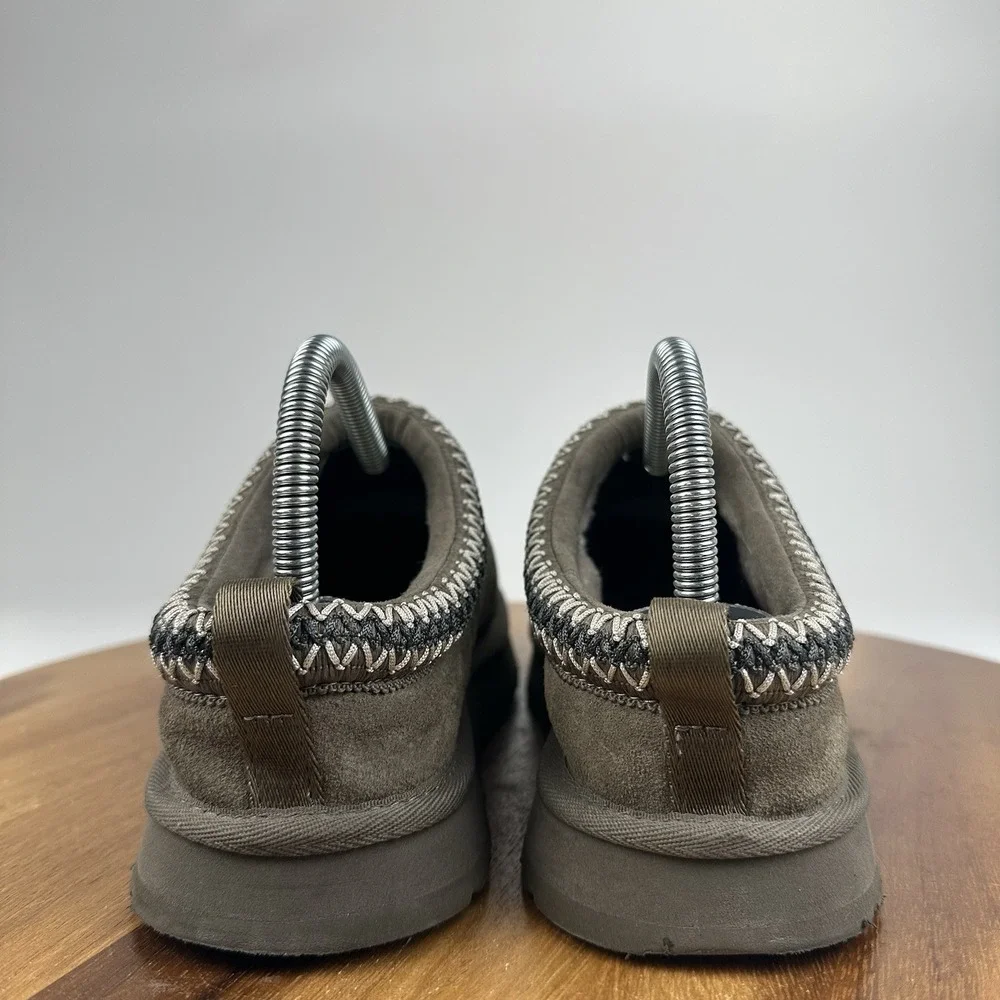Big Kids Ugg Tasman II Brown Shearling Lined Comfort Slippers Size 5 Y GUC